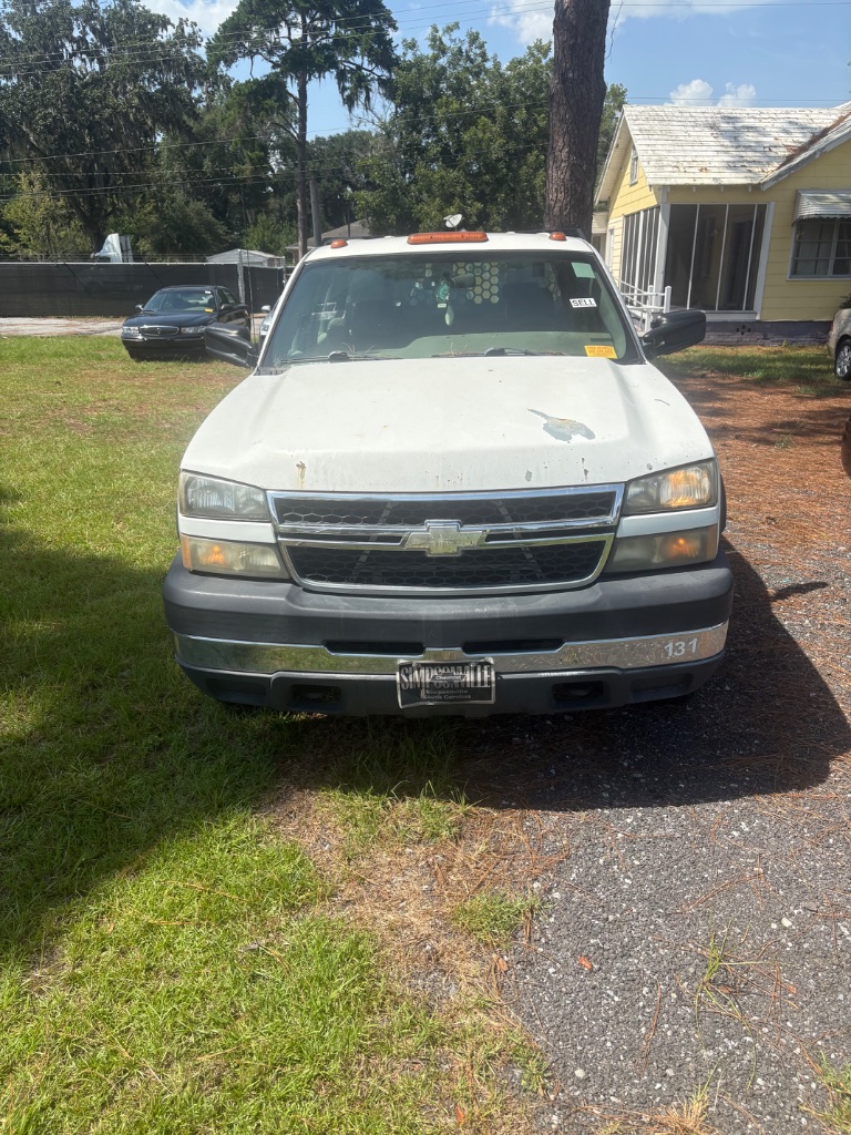 chevrolet classic silverado 2007 1GBJC33D47F107110 image chevrolet classic silverado 2007 1GBJC33D47F107110 image